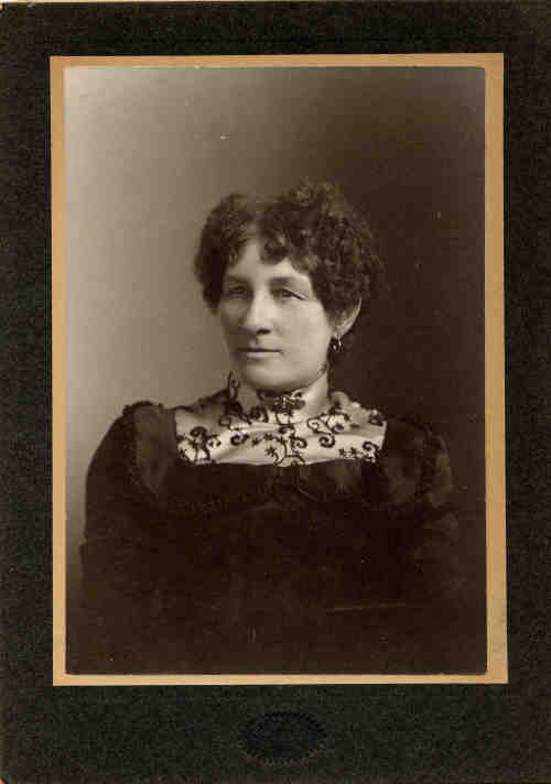 Amanda Mary "Mollie" Boyer (1869–1951), about 1900