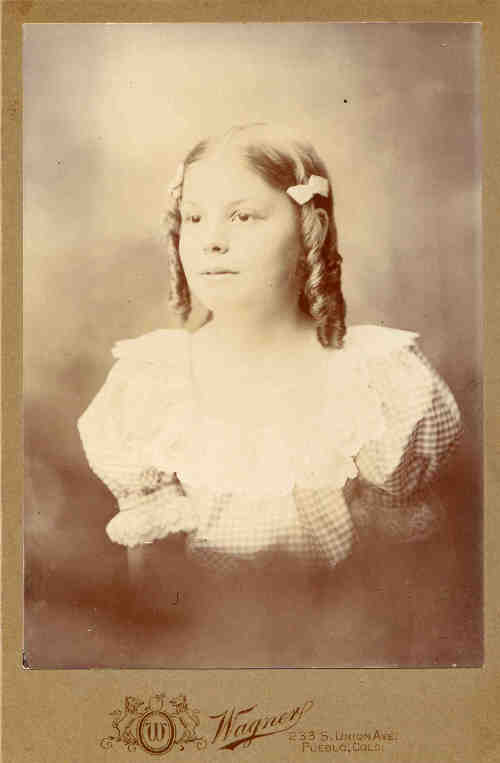 Nell Ash (1886–1958) at about thirteen — Wagner studio, Pueblo, Colorado
